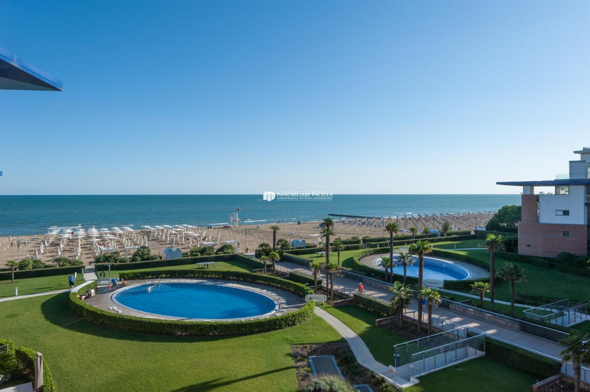 Residence Frontemar Immobiliare Pacella Lido di Jesolo Exterior photo