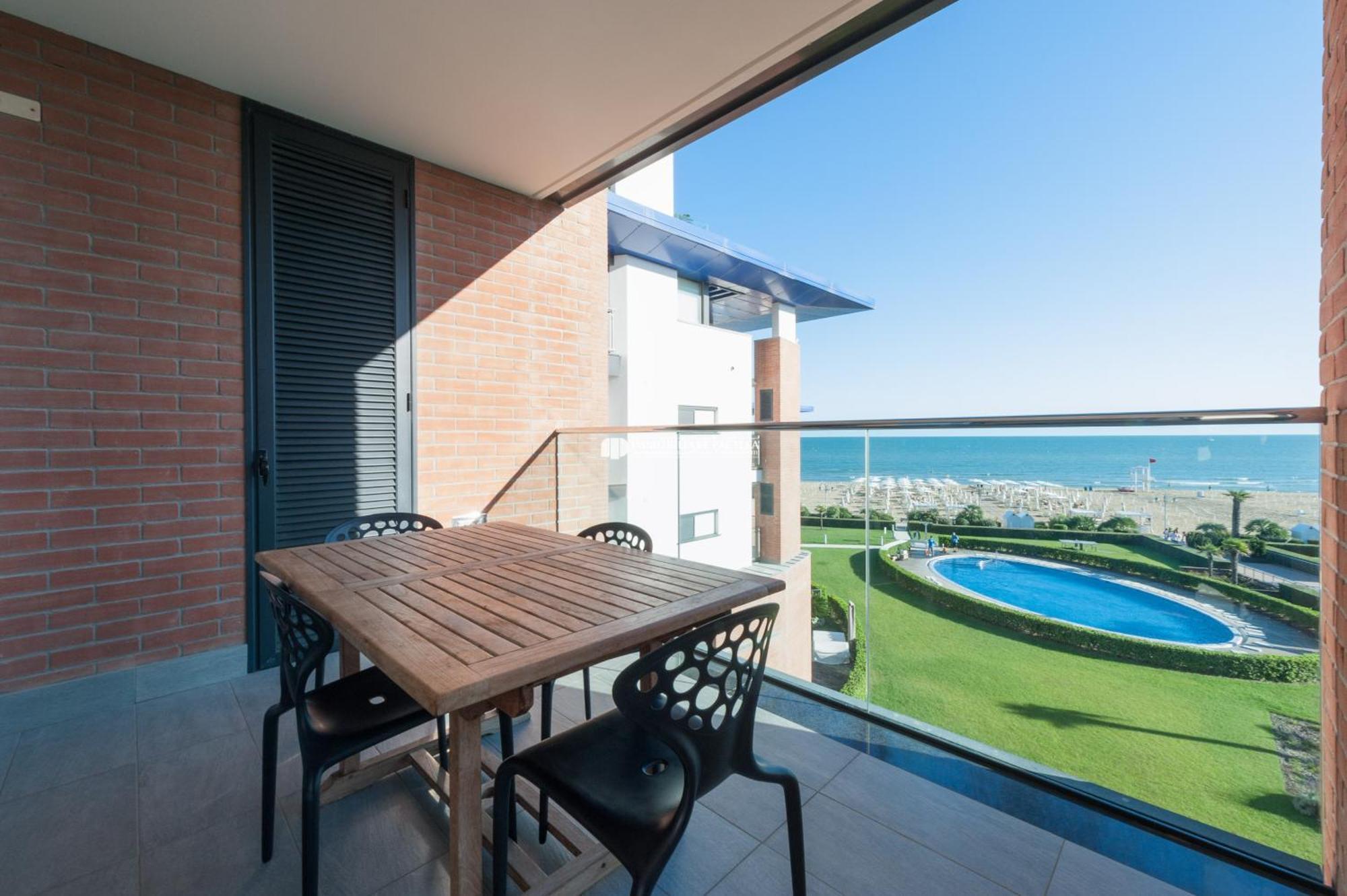 Residence Frontemar Immobiliare Pacella Lido di Jesolo Exterior photo